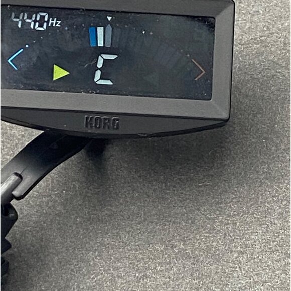 Korg PitchCrow Clip-On Guitar & Bass Tuner Accurate & Easy-To-Read Display Black - Picture 10 of 11